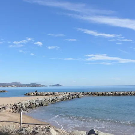Le Forum De La Mer-1 By Interhome * 생타굴프